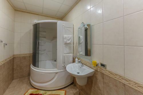 Huge 3 Bedroom Apartment Next To Gulliver & Synagogue