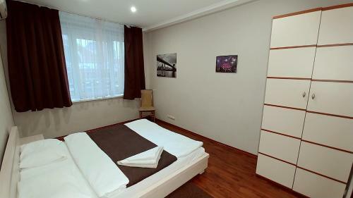Apartamento Three Bedroom. 54 Khreshchatyk St. Centre Of Kiev