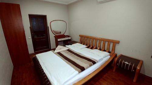 Apartamento Three Bedroom. 54 Khreshchatyk St. Centre Of Kiev
