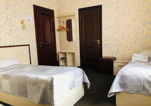 Hotel ?2