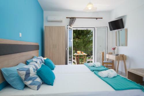 Iris Apartments