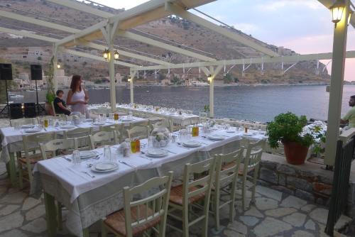 Hostal Kourmas Rooms