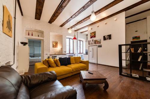 Designer Single Bedroom City Center Apartment