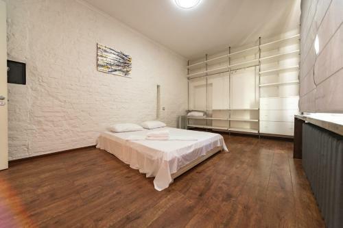 Designer Single Bedroom City Center Apartment