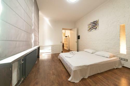 Designer Single Bedroom City Center Apartment