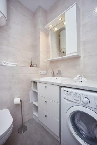 The Sea Apartment, Arcadia
