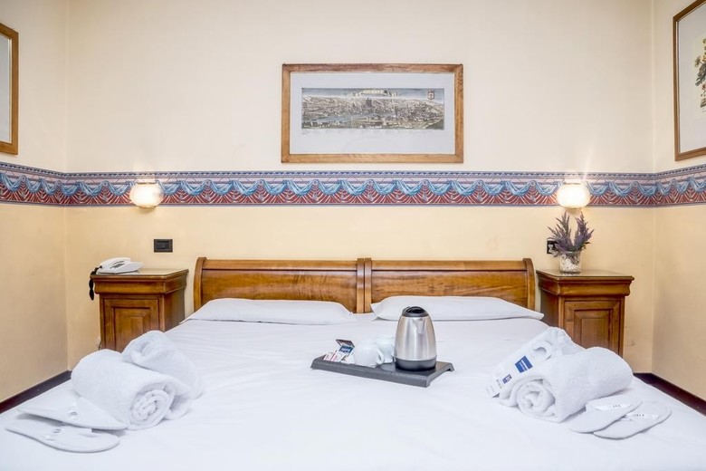Select Hotel
