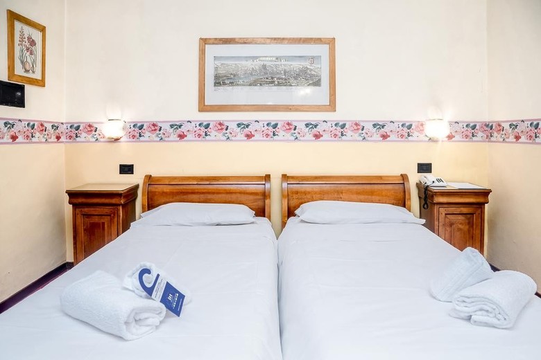 Select Hotel