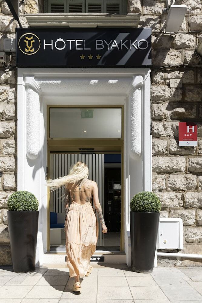 Nicea Hotel