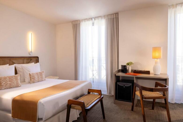 Hotel Crisol Lumi�re