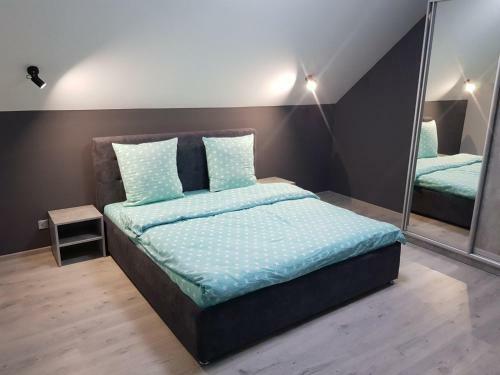 Apartamento Uzhorod 3 Room Lovely House