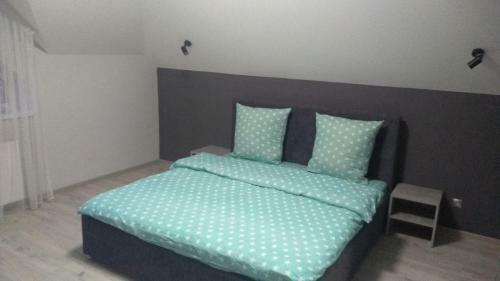 Apartamento Uzhorod 3 Room Lovely House