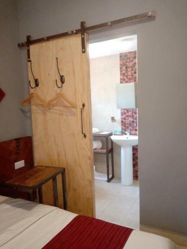 Hotel Mahali Guesthouse, Makindye Hill