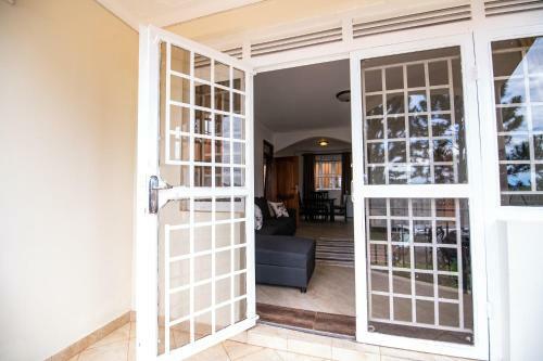 Golden Hill Apartments, 2 Bed-roomed With Wifi