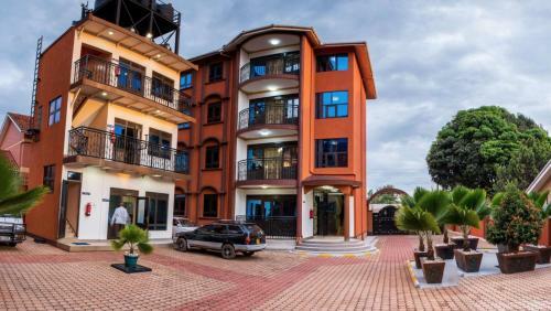 Spacious Apartment For 46 People In Kampala