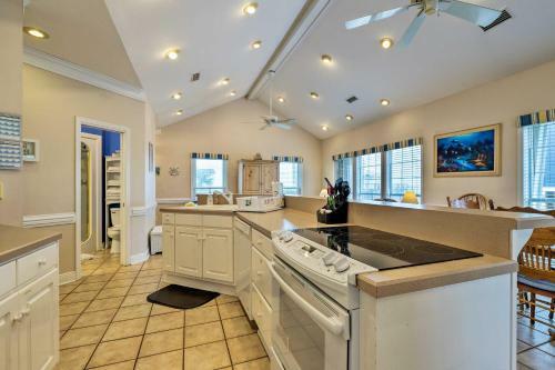 Luxury Peace At The Beach Home - Walk To Gulf!