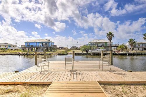 Luxe Spacious Stilted Home With Kayaks Walk To Beach