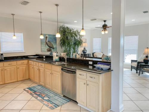 021 Petite Dauphine Home