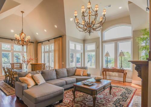 Large Home On Private Peninsula With Hot Tub + Sauna! Home