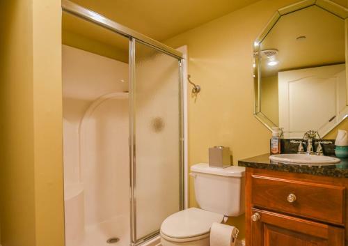 Large Home On Private Peninsula With Hot Tub + Sauna! Home