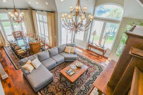 Large Home On Private Peninsula With Hot Tub + Sauna! Home