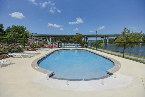 Sunset Cottage, River Rocks Landing With 3 Pools! Bungalow