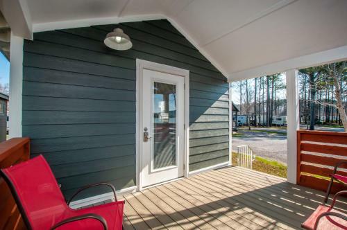 Sunset Cottage, River Rocks Landing With 3 Pools! Bungalow