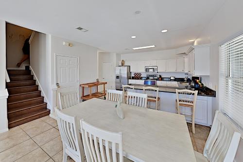 1387 W Lagoon Ave Home