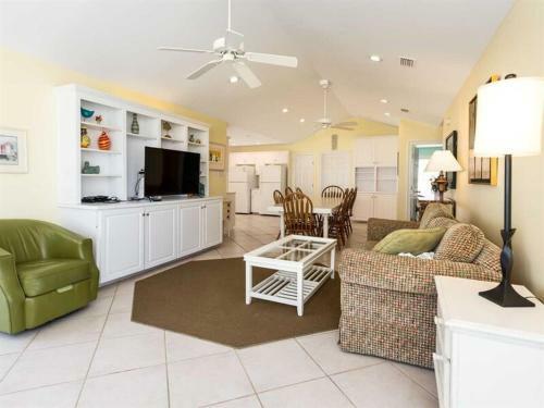 Erica's Sandpiper By Meyer Vacation Rentals