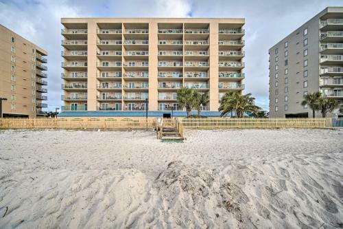 Apartamento Cozy Beachfront Escape With Pool And Gulf Access!