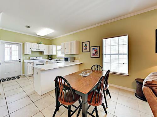 Apartamento Ranch-style Condo With Pool & Screened Patio Condo