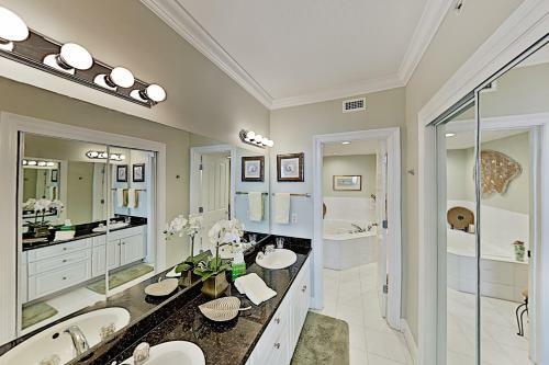 Apartamento Corner Unit - Huge Wraparound Balcony, Pools & Gym Condo