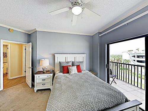 Apartamento New Listing! Beachfront Corner-unit With Pools Condo