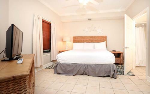 Hotel Phoenix On The Bay 2 By Brett Robinson Vacations