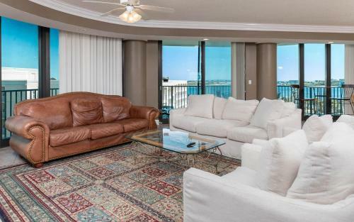 Hotel Phoenix On The Bay 2 By Brett Robinson Vacations