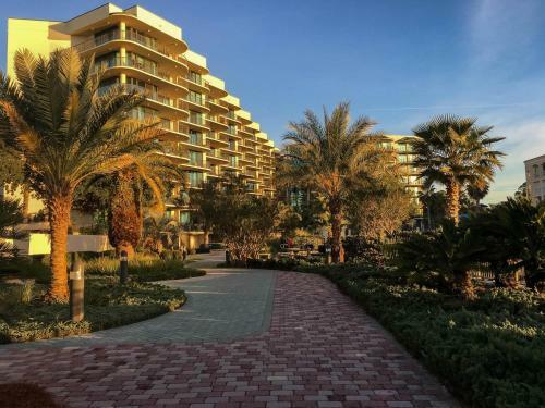 Hotel Phoenix On The Bay 2 By Brett Robinson Vacations