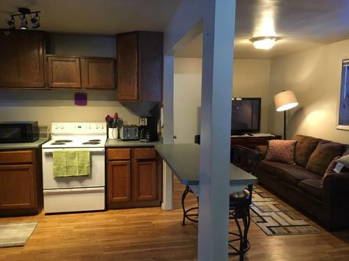 Headwall Hideaway - Private Two Bedroom Apartment