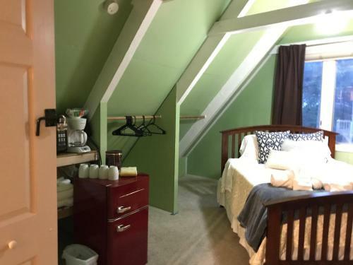 Loft At Alyeska - Private Room In Shared House