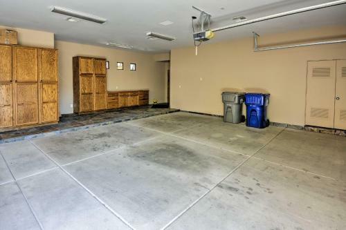 Cave Creek Oasis With Putting Green, Spa And Mtn View!