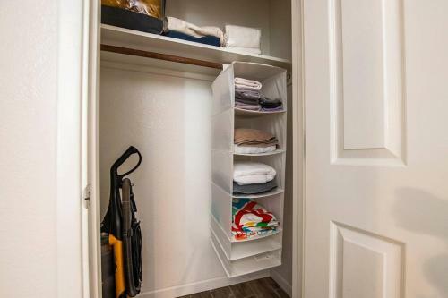 41a Modern Large Studio Condo W Heated Pool
