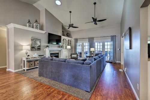 Upscale Flagstaff House With Hot Tub, Deck And Mtn Views!