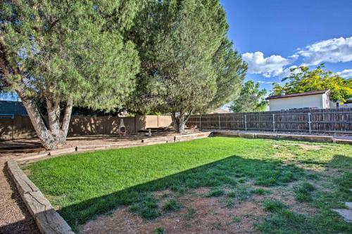 S Cottonwood Home With Yard, 3 Mi To Main St