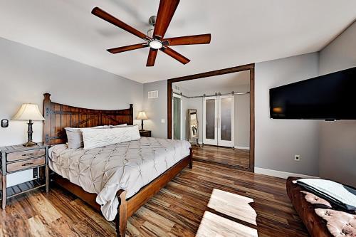 Mountain-view Retreat - Heated Pool - Walk To Park Home