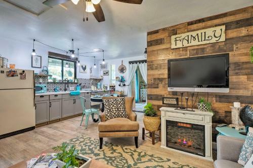 Tolleson Cottage On 1 Acre, 2 Miles To Ism Raceway