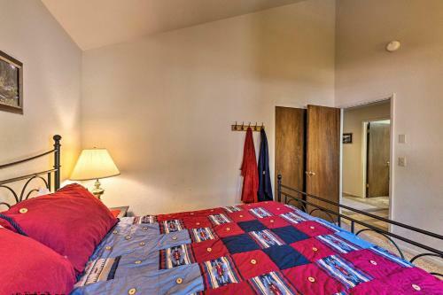 Spacious Pinetop Cabin - 7 Miles To Show Low!