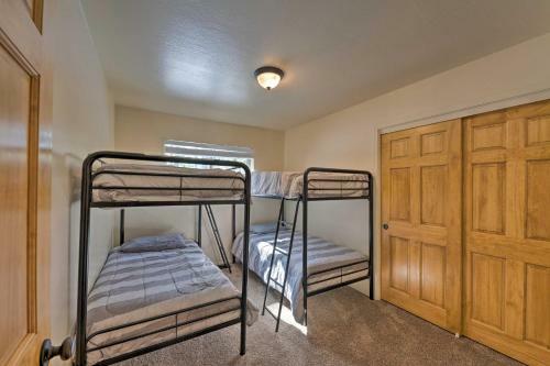 Pinetop Cabin With Game Room Fish, Hike And Golf