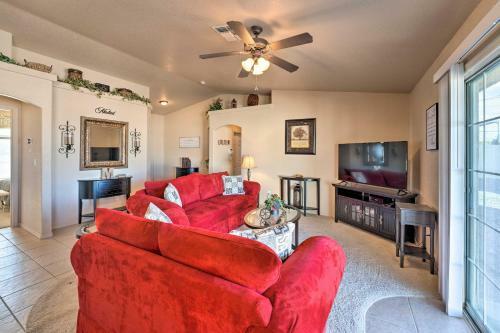 Home With Fire Pit And Grill, 4 Mi To Lake Havasu