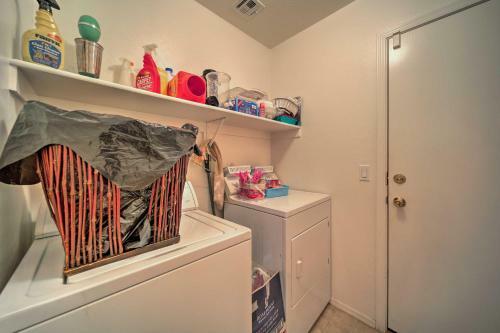 Spacious Desert Getaway With Patio And Bbq In Maricopa!