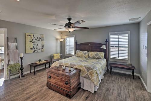 Zen Desert Oasis With Lake View, 1 Mi To Beach!