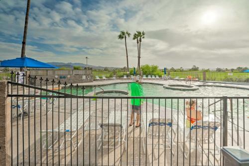 Apartamento Cozy-chic Condo With Pool 1 Block To Beach!